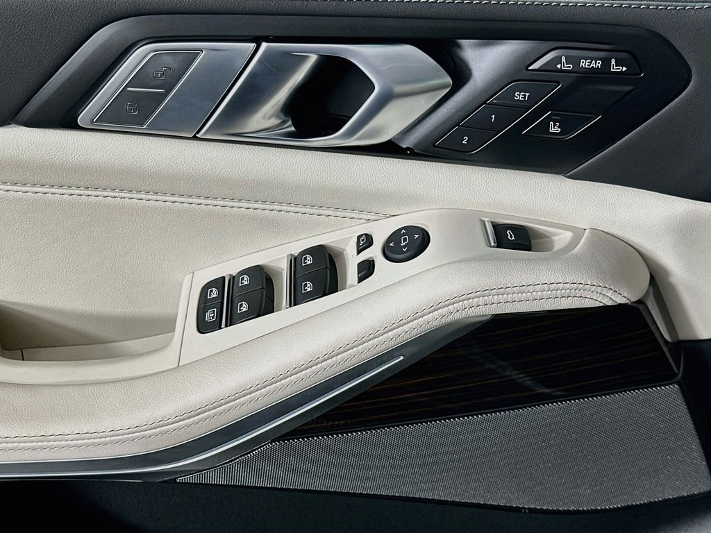 New 2027 Carbon Black Metallic BMW M60i image 20