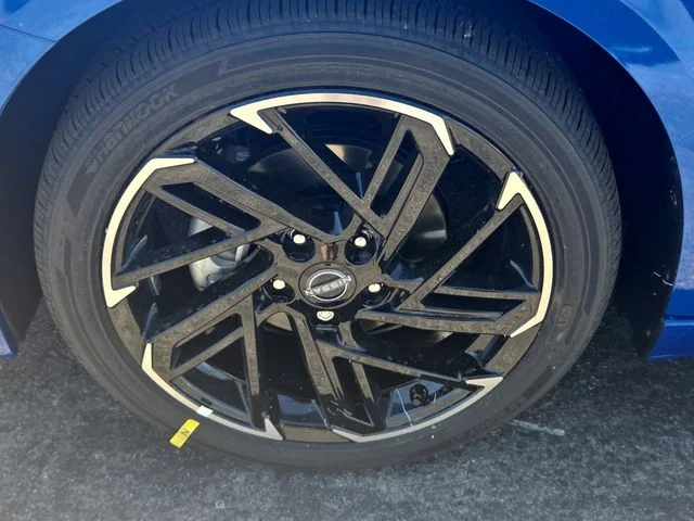 New 2026 Bluestone Pearl / Super Black Two-tone Nissan SR image 4