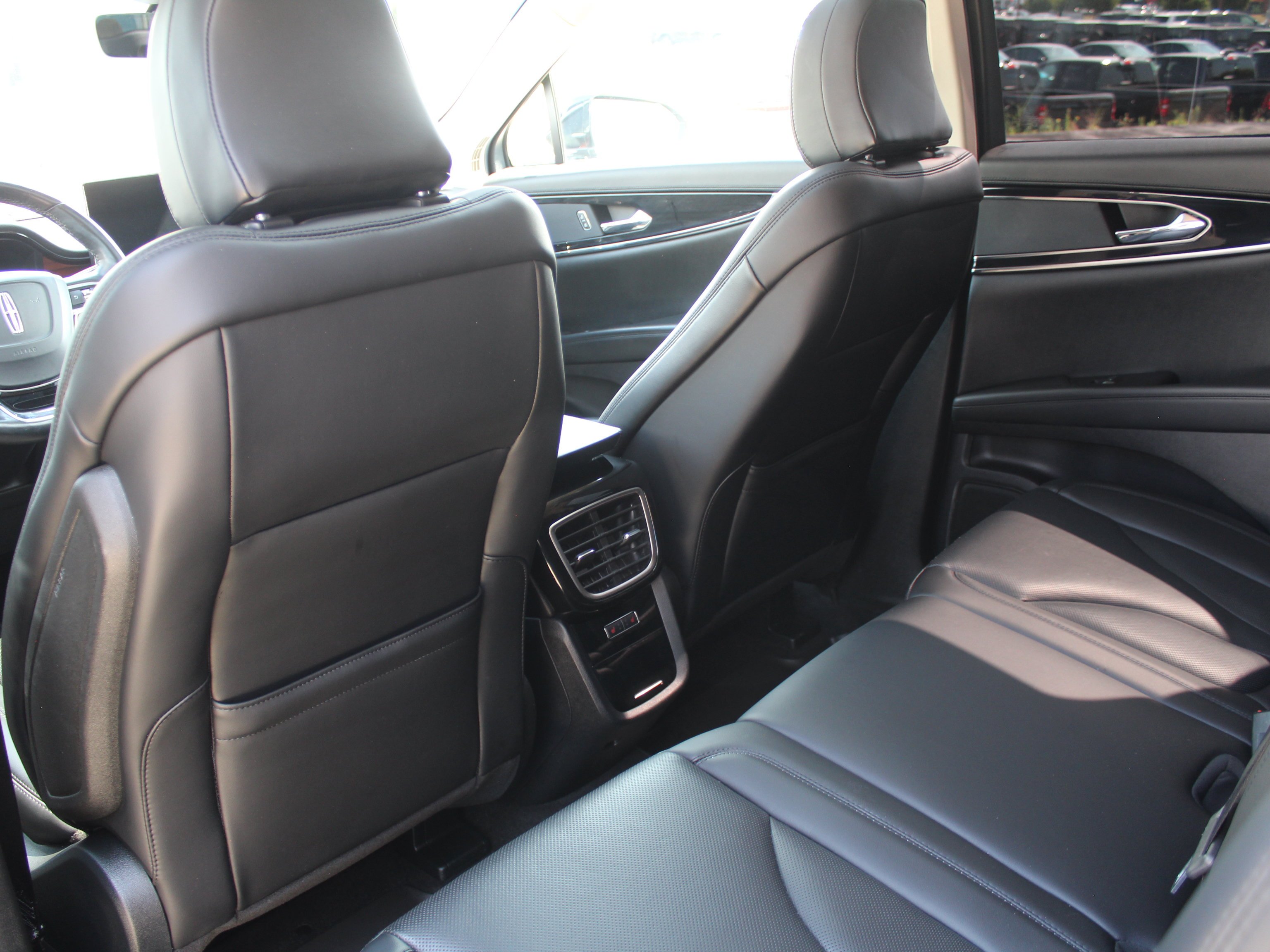 Used 2022 Black Lincoln Reserve image 24