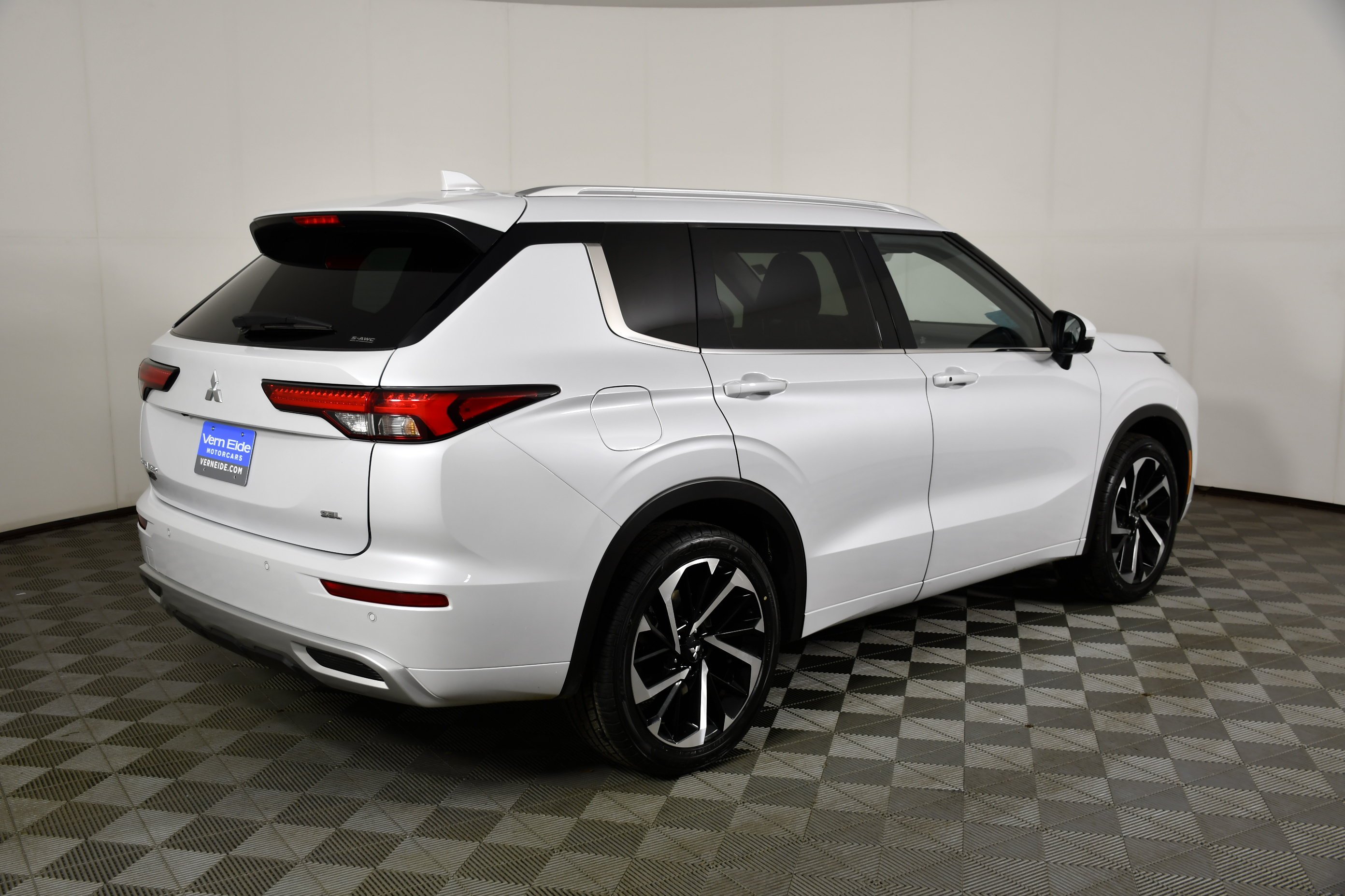 2024 Mitsubishi Outlander SEL - Photo 6