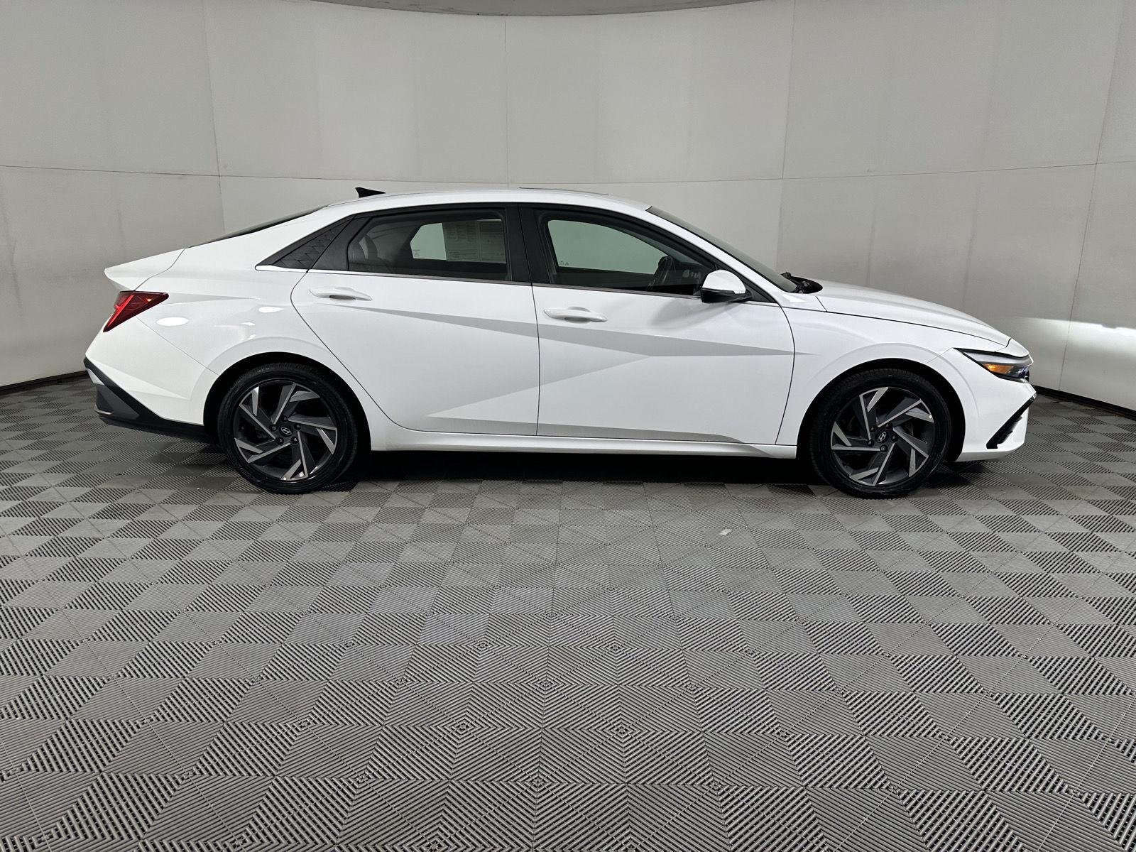 Used 2024 Serenity White Hyundai Limited image 22