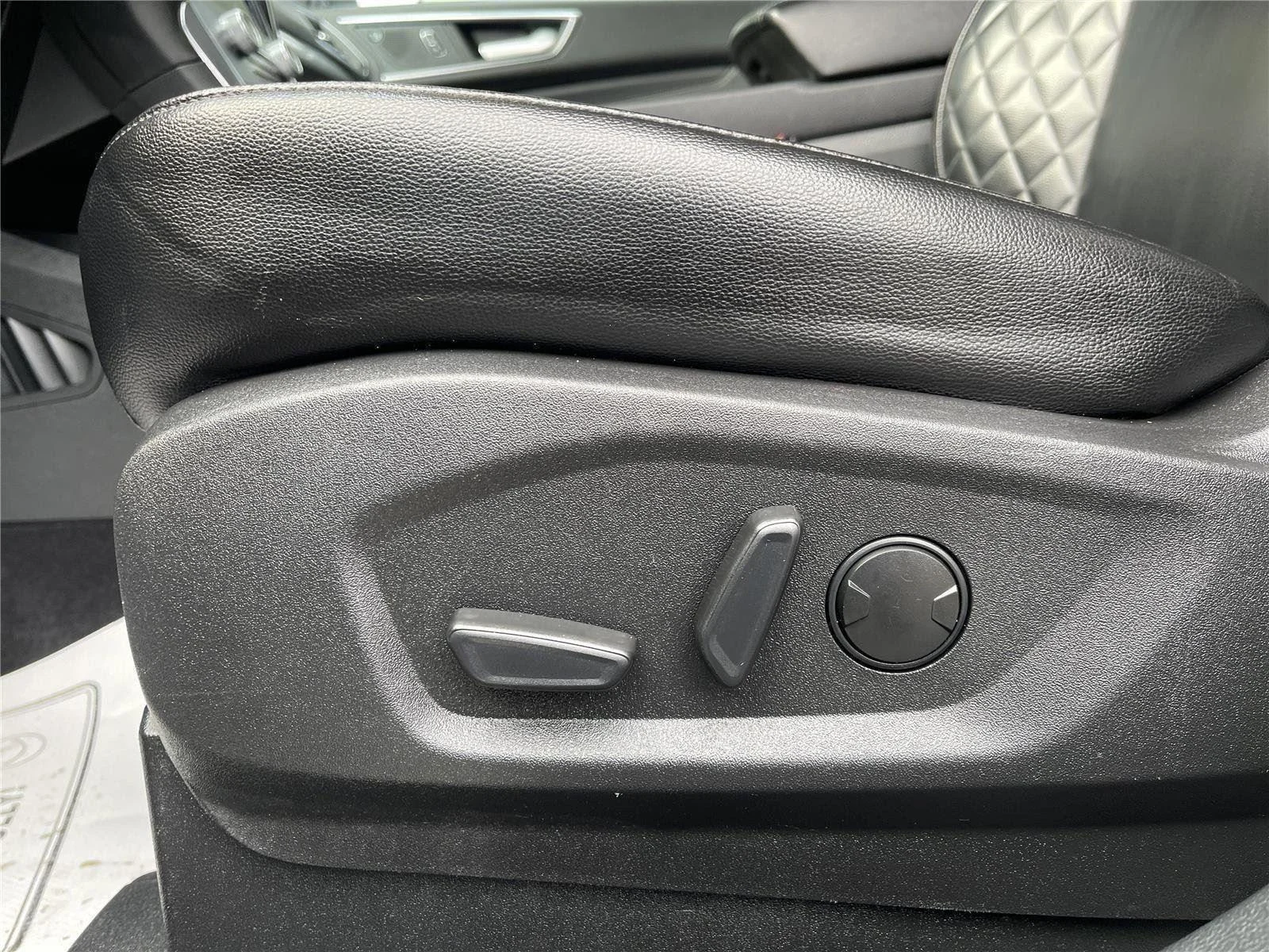 Used 2024 Agate Black Metallic Ford Titanium image 17