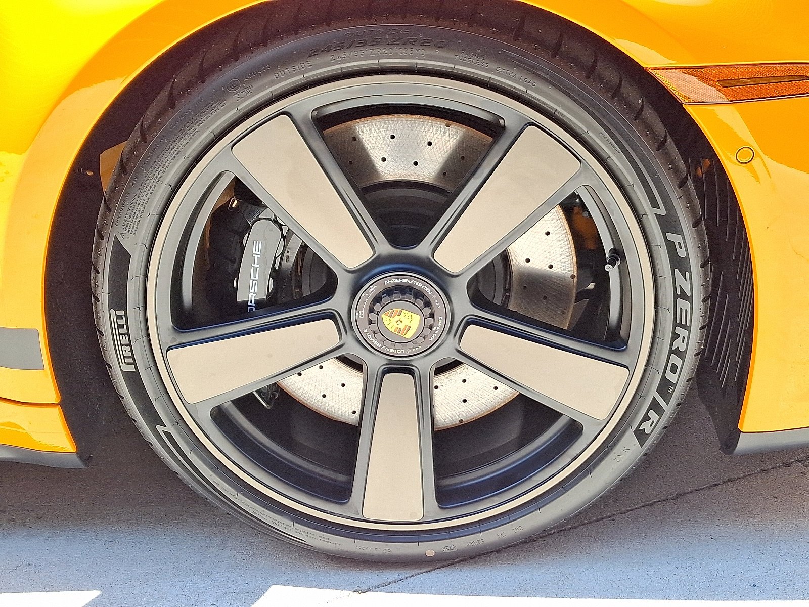 New 2026 Paint to Sample: Signalorange Porsche Spirit 70 image 11