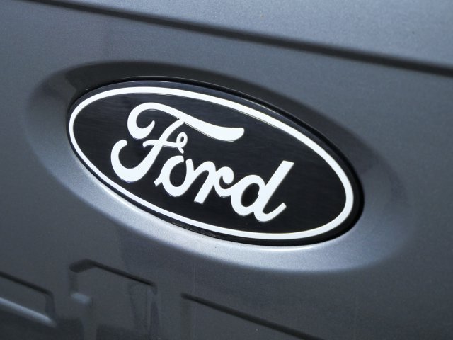 Certified Used 2025 Gray Ford Lariat image 8