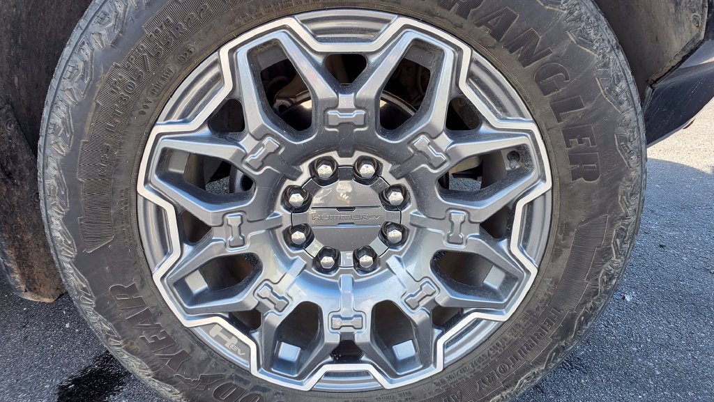 Used 2024 Moonshot Green Matte GMC 3X image 9