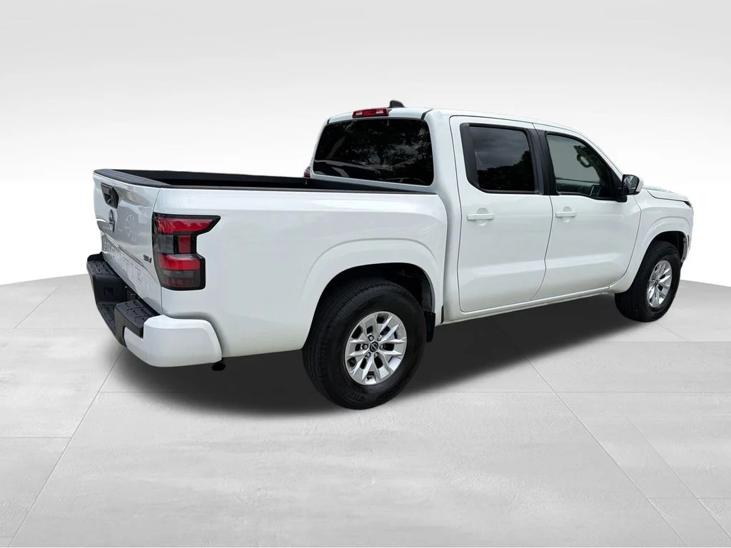 Used 2024 White Nissan SV image 7
