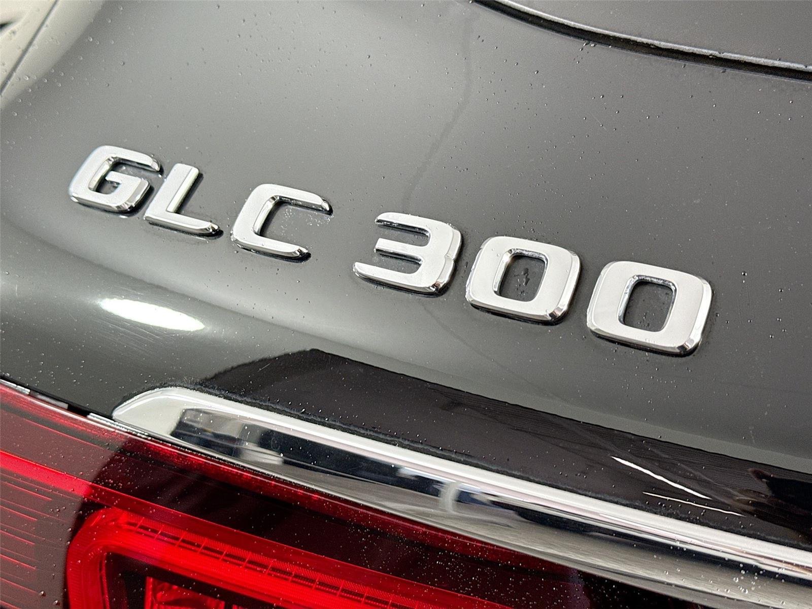 Used 2022 Black Mercedes-Benz GLC 300 image 14