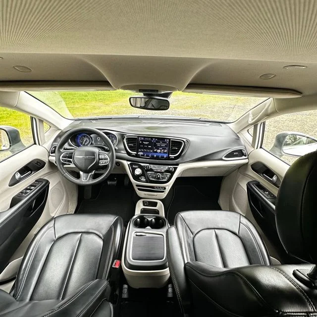 Used 2023 Bright White Clearcoat Chrysler Touring L image 24