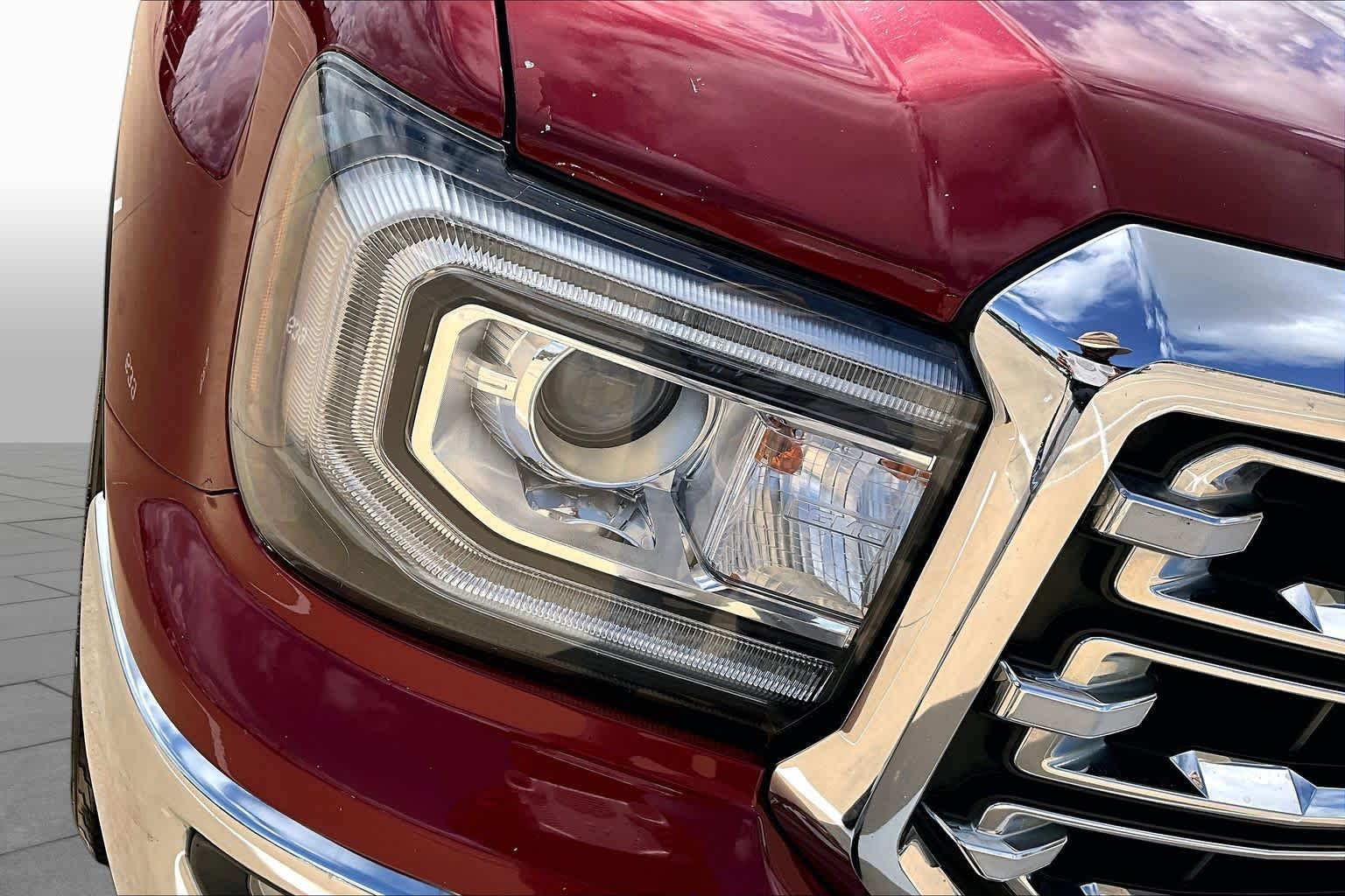 Used 2018 Red Quartz Tintcoat GMC SLT image 27