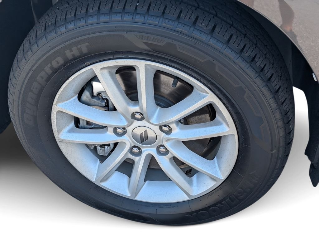 Used 2019 Gray Dodge SE image 12