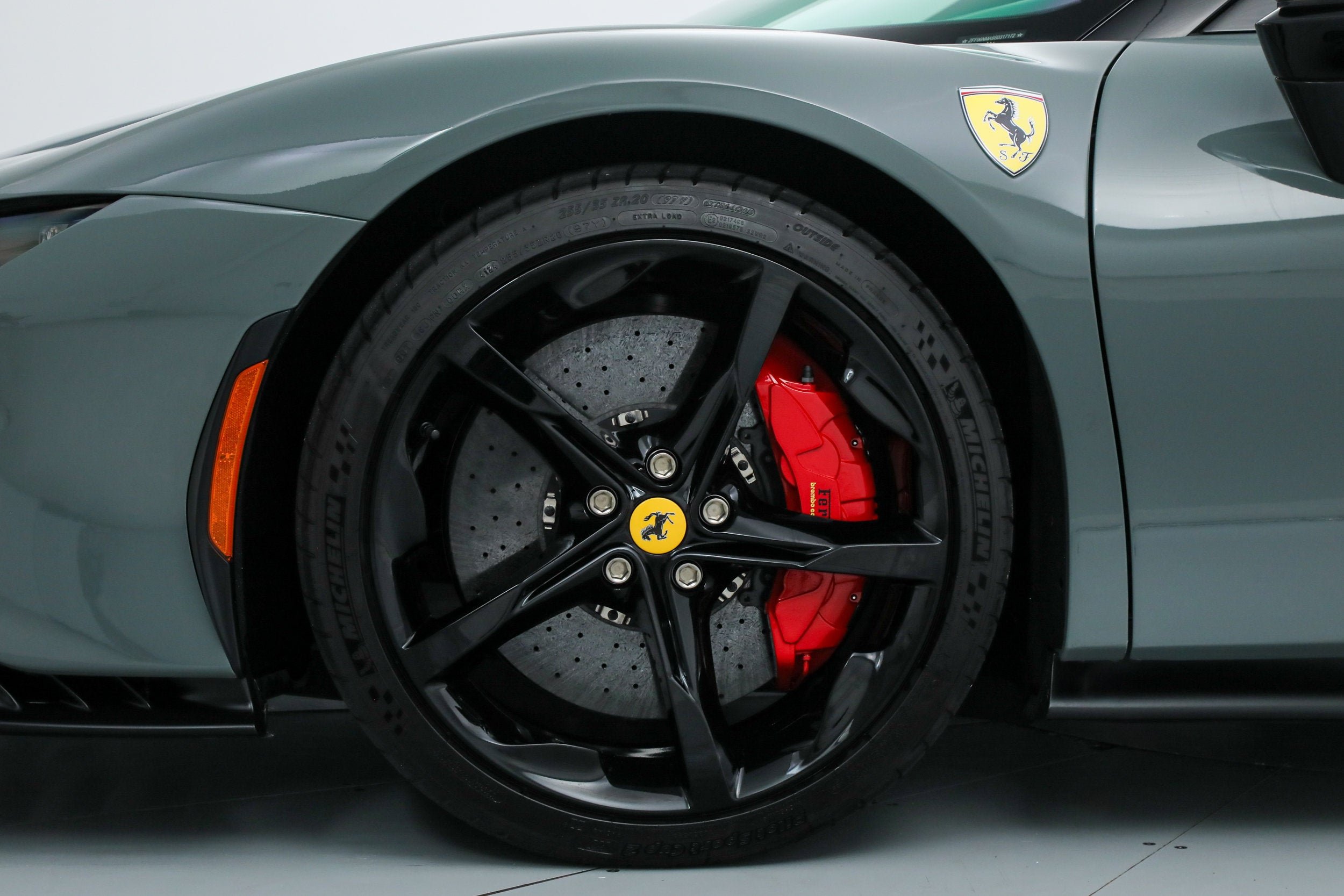 Certified Used 2025 Grigio Medio Ferrari  image 50
