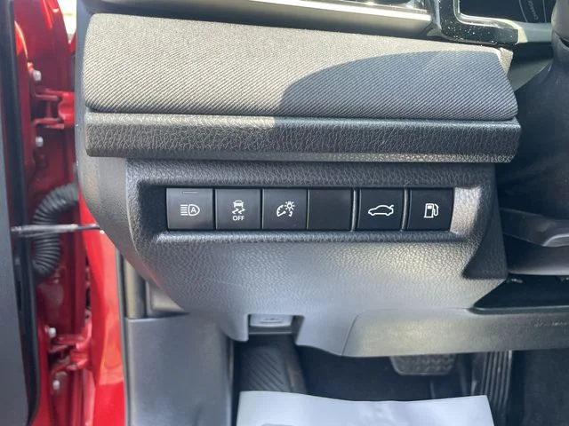 2025 Toyota Camry LE - Photo 21