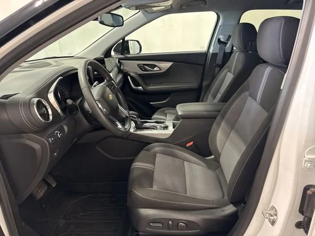 Used 2024 Summit White Chevrolet 2LT image 10