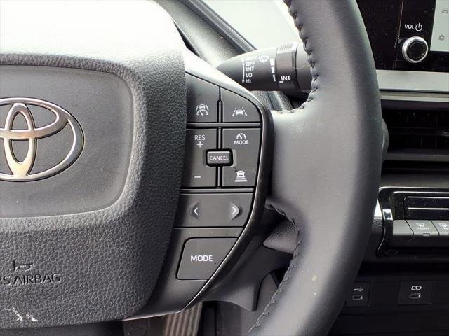 Used 2025 White Toyota  image 24