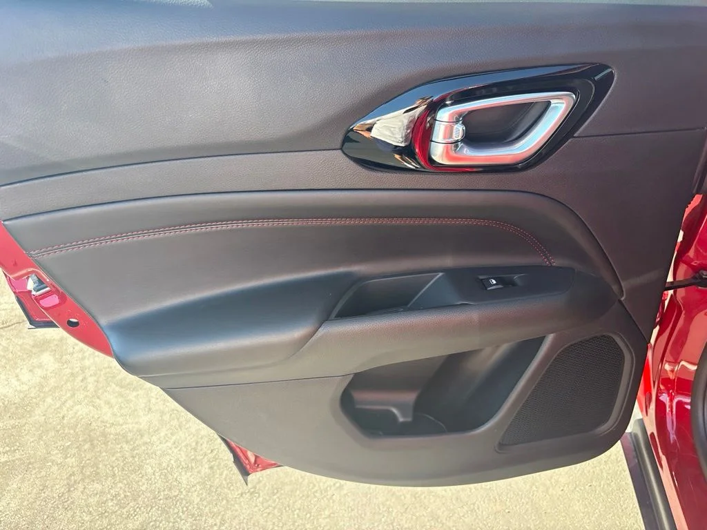New 2026 Red Hot Pearl-Coat Exterior Paint Jeep Trailhawk image 29