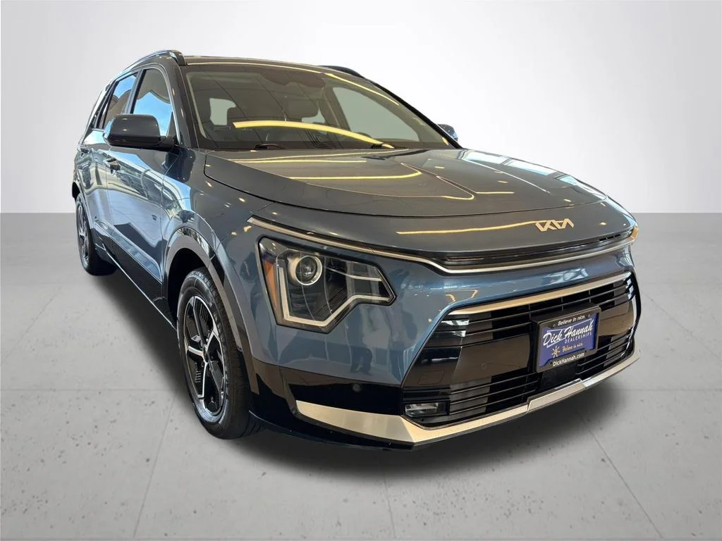 Used 2023 Blue Kia SX image 5