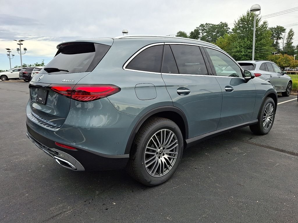 2027 Mercedes-Benz GLC 300 AWD 4MATIC® photo 6