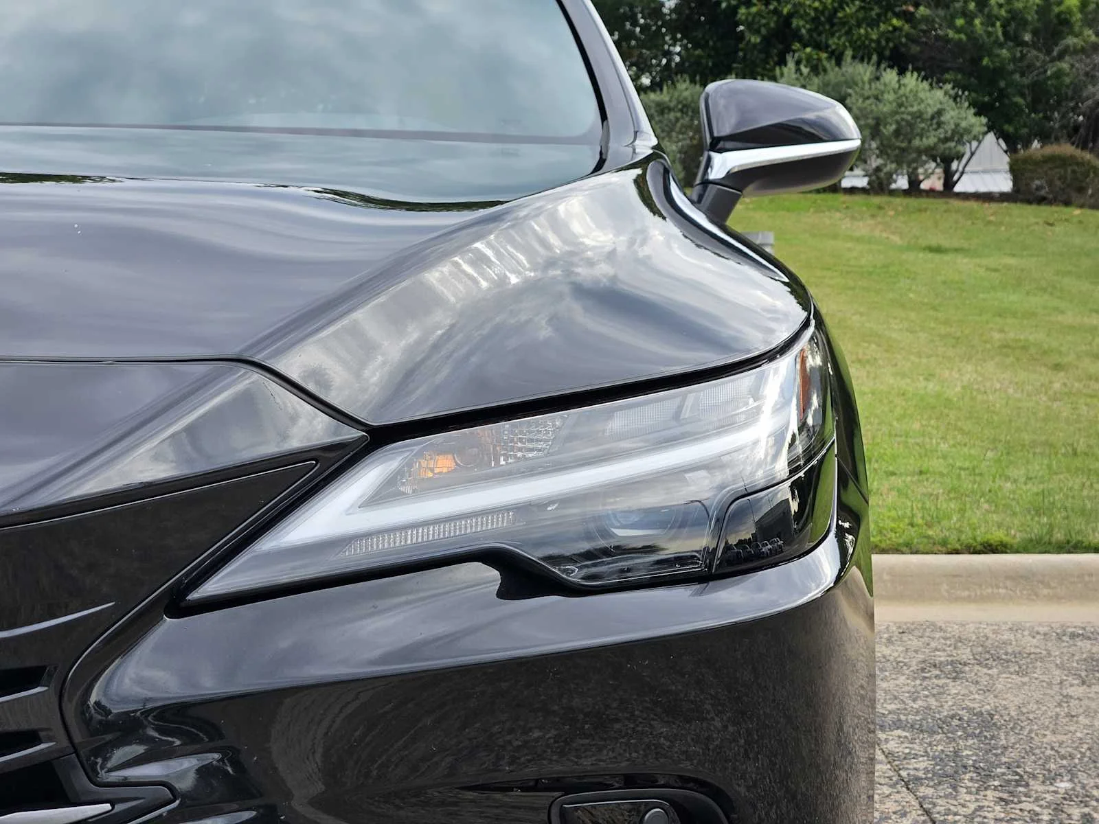 Certified Used 2024 GRAPHITE BLACK GF. Lexus Premium Plus image 6