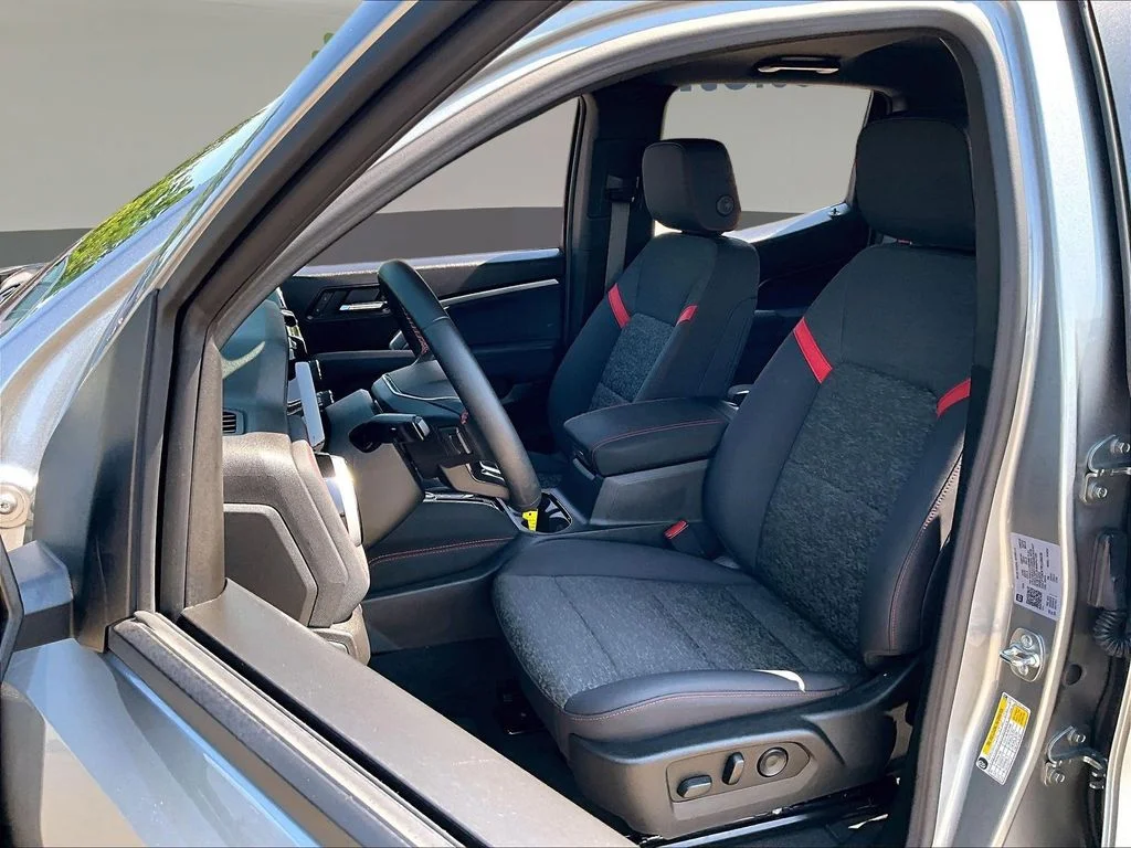 Used 2024 Gray Chevrolet Z71 image 24