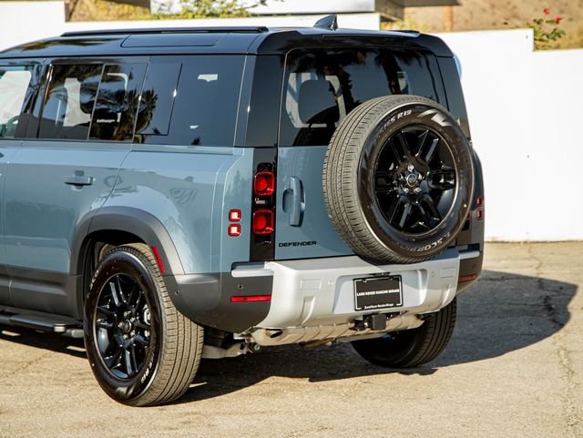 New 2025 Tasman Blue Land Rover S image 10