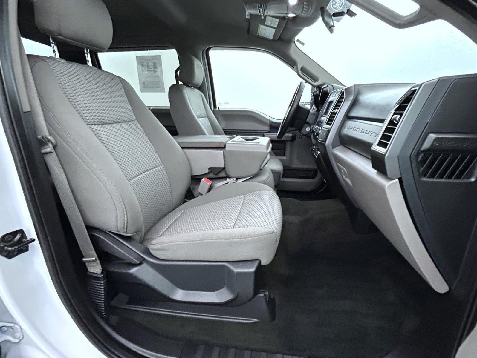 Used 2017 White Ford XLT image 15