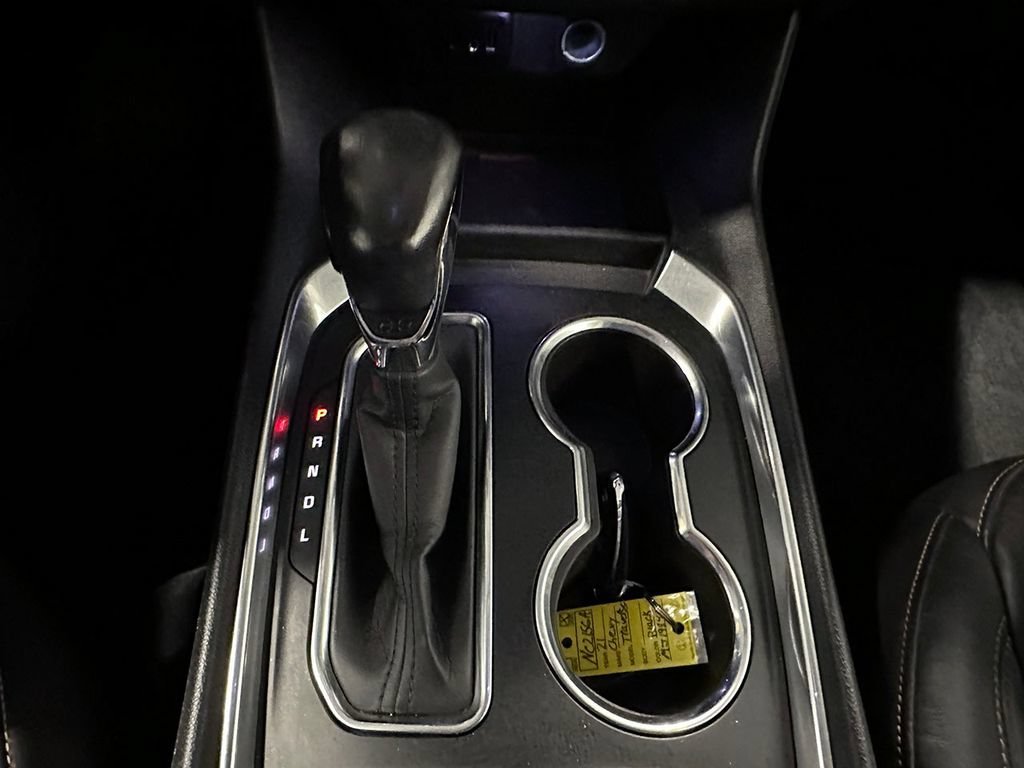 Used 2021 GRAPHITE METALLIC Chevrolet LT Leather image 34