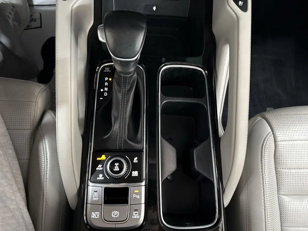 Used 2022 Grey Kia SX image 26