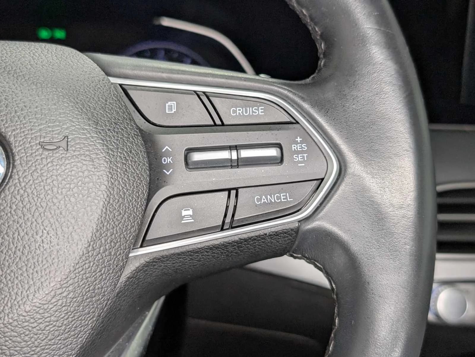 Used 2021 Hyper White Hyundai SEL image 33