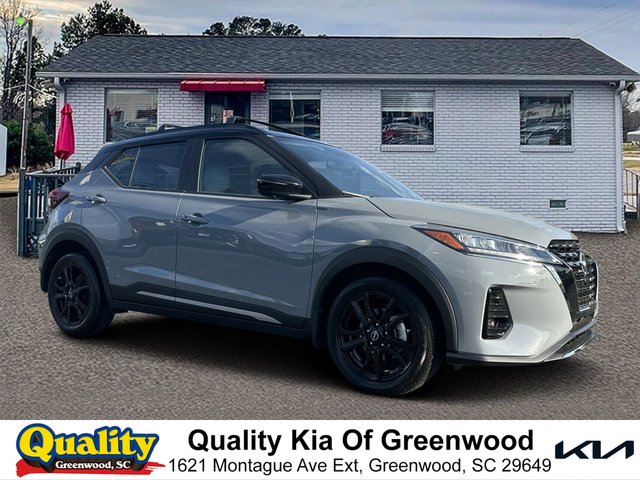 2023 Nissan Kicks SR