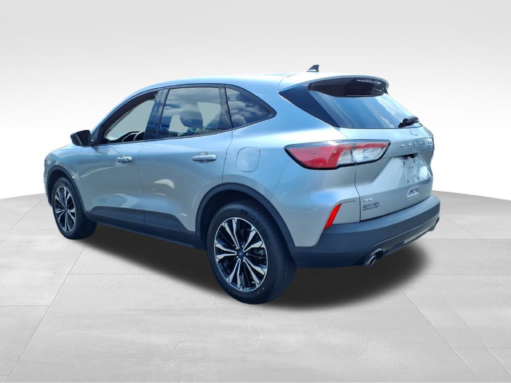 Used 2022 Silver Metallic Ford SE image 24