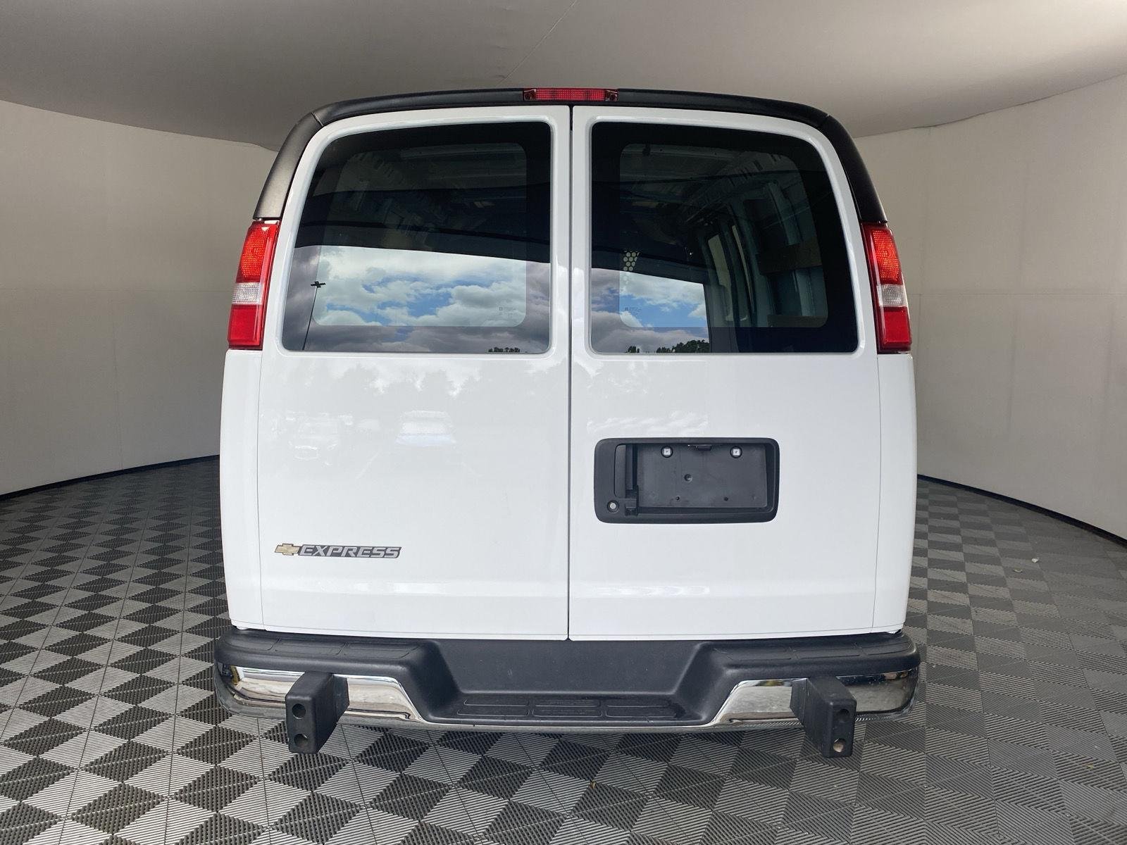 Used 2025 Summit White Chevrolet Work Van image 6