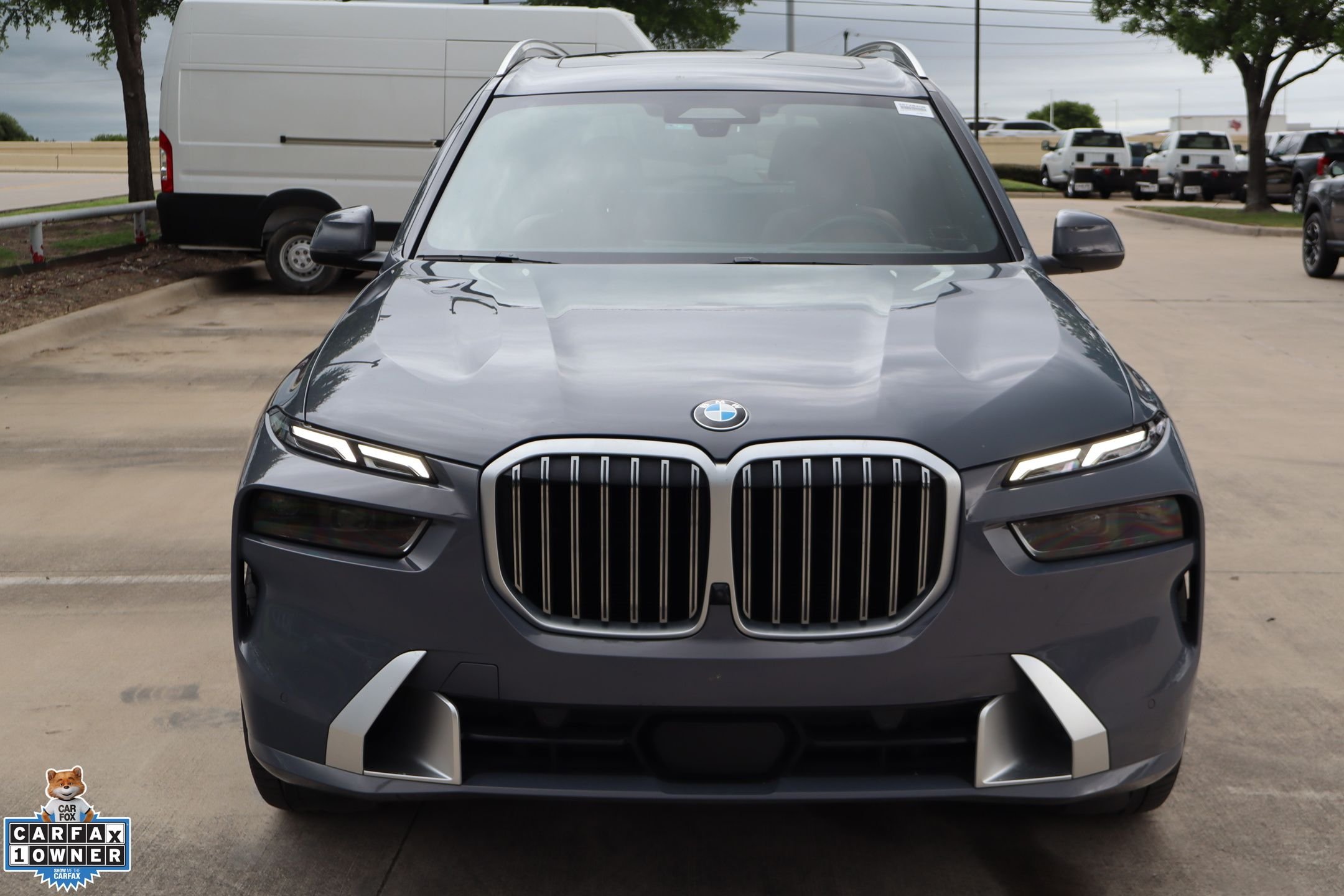 Used 2024  BMW xDrive40i image 9