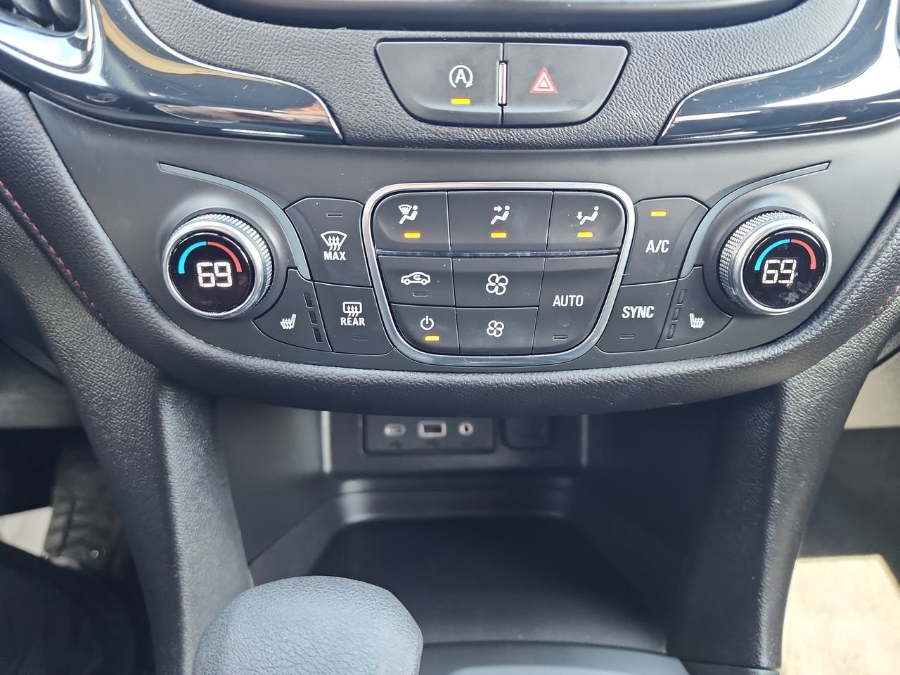 Used 2024 Summit White Chevrolet RS image 17