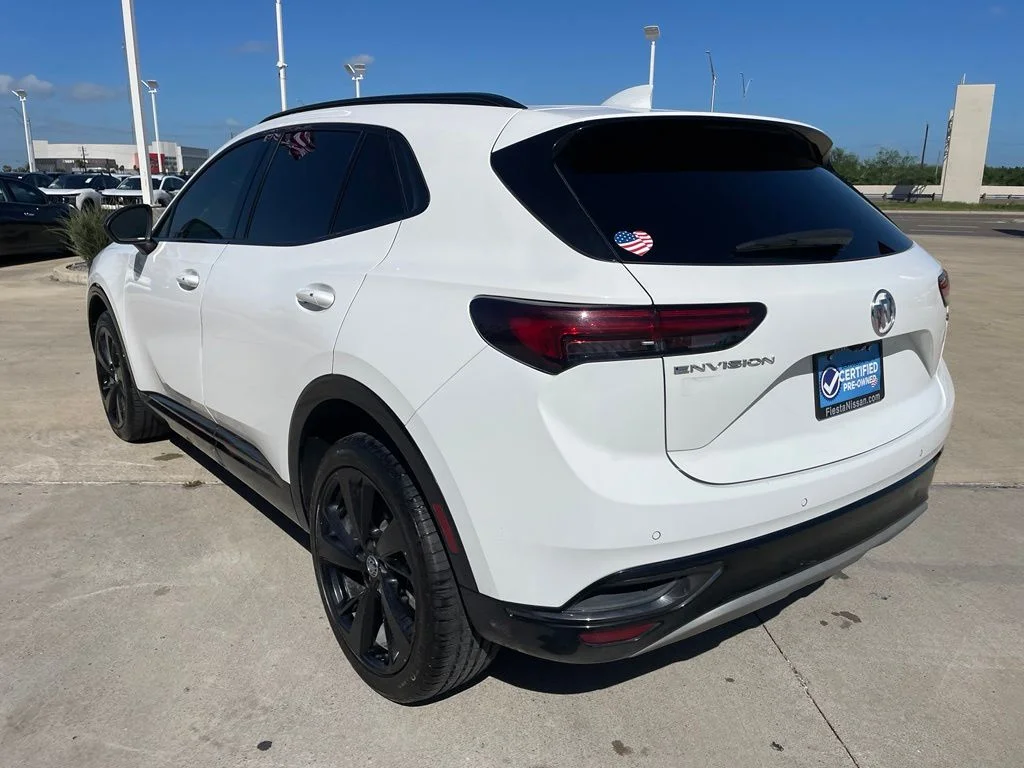 Used 2022 White Buick Preferred image 5