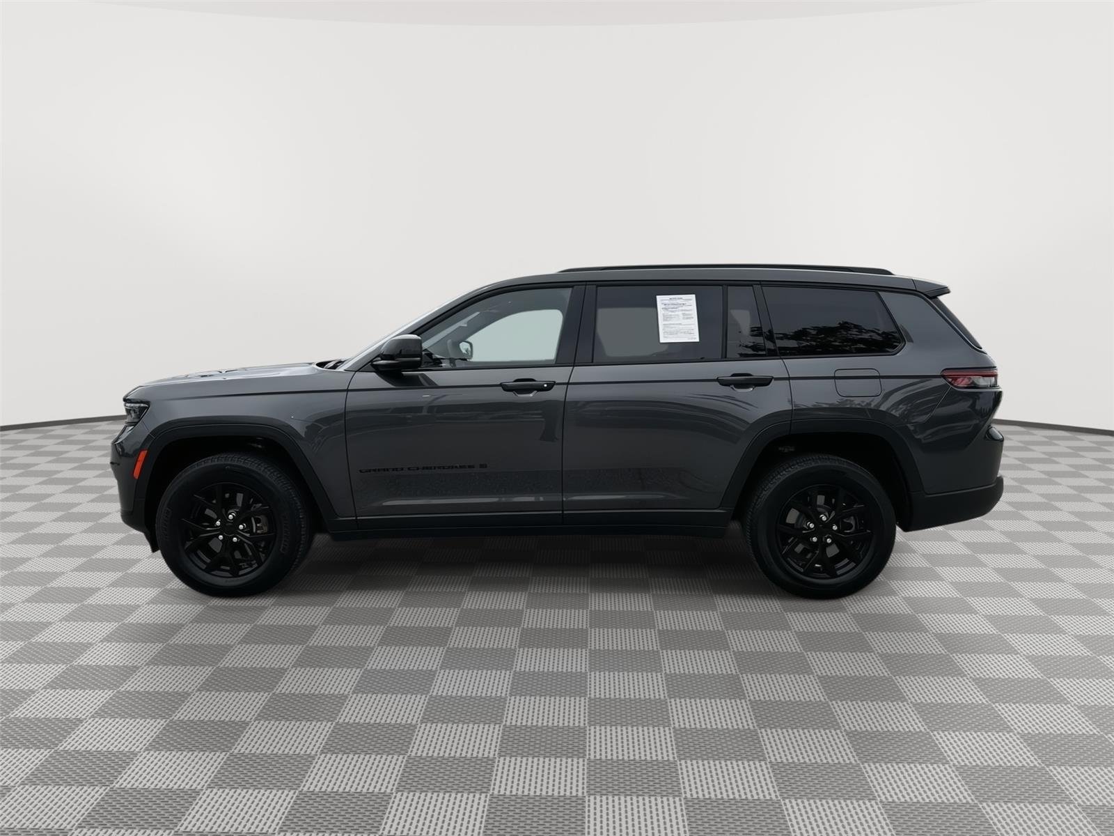 Used 2025 Baltic Gray Metallic Clearcoat Jeep Altitude X image 3