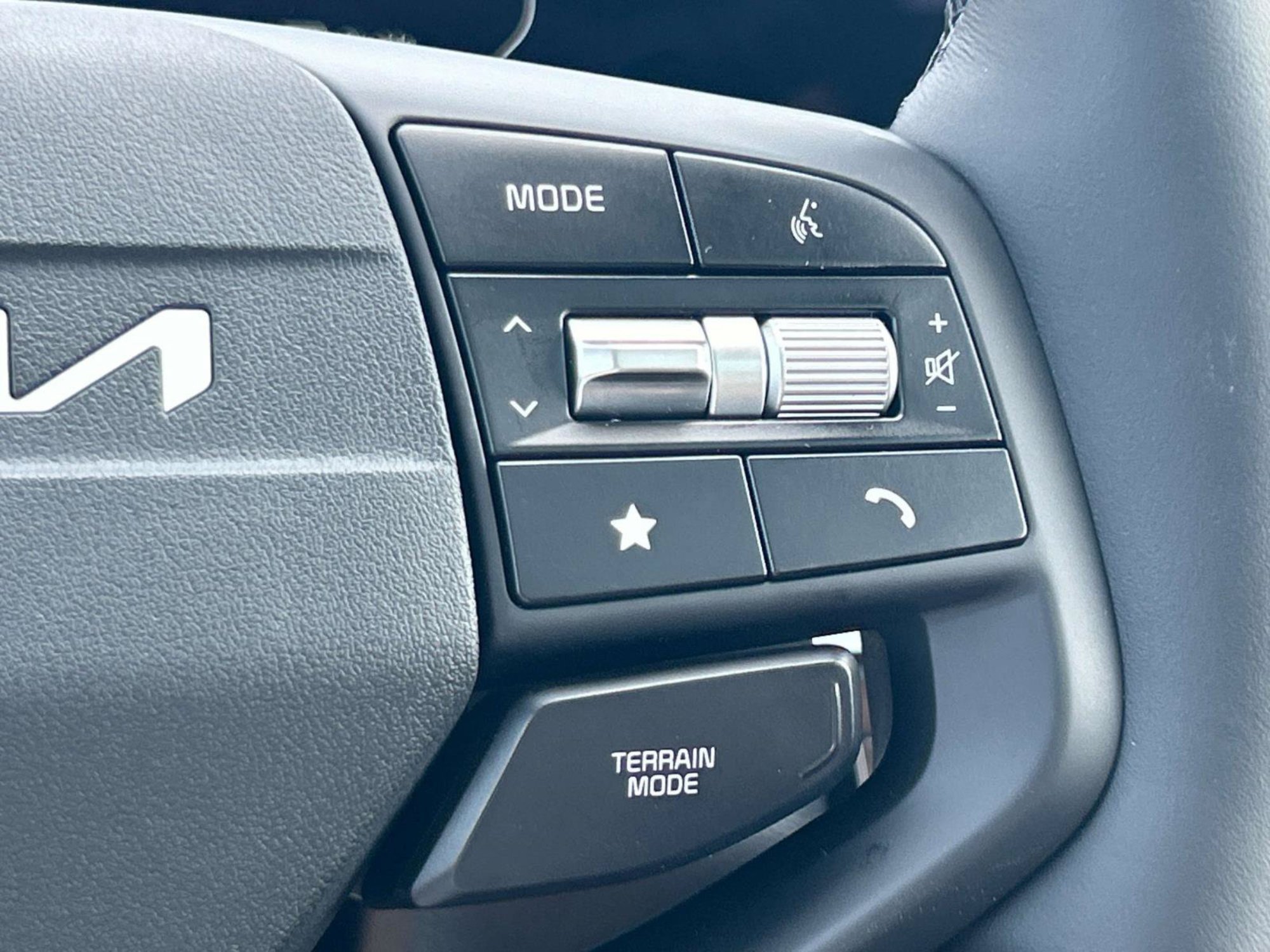 New 2026 Glacial White Pearl Kia SX-Prestige image 26