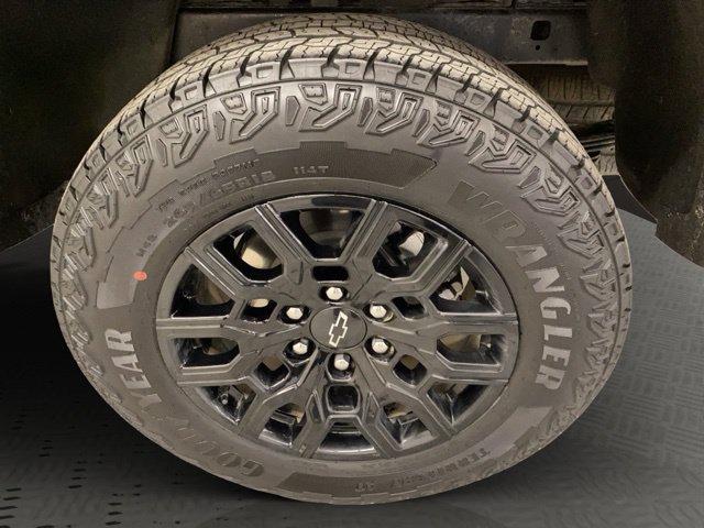 Used 2026 Red Chevrolet Trail Boss image 39
