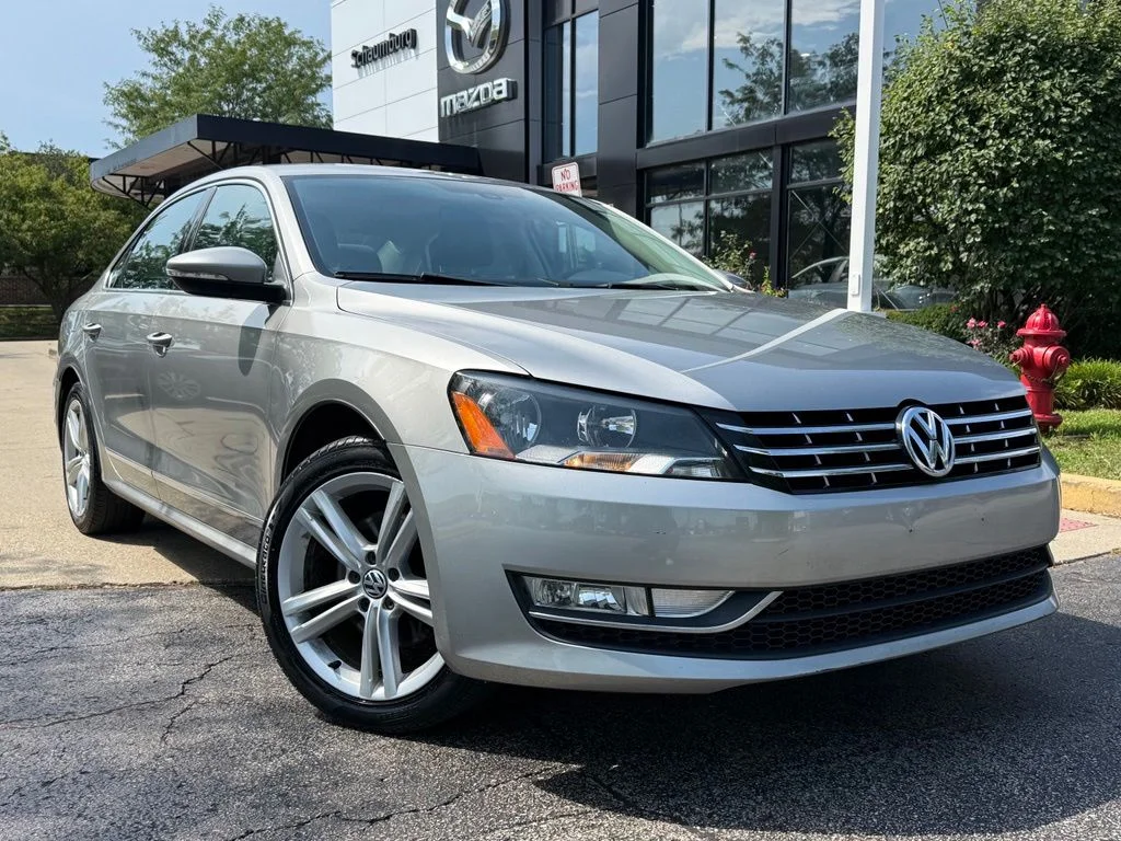 Used 2012 Gray Volkswagen V6 SEL Premium image 1