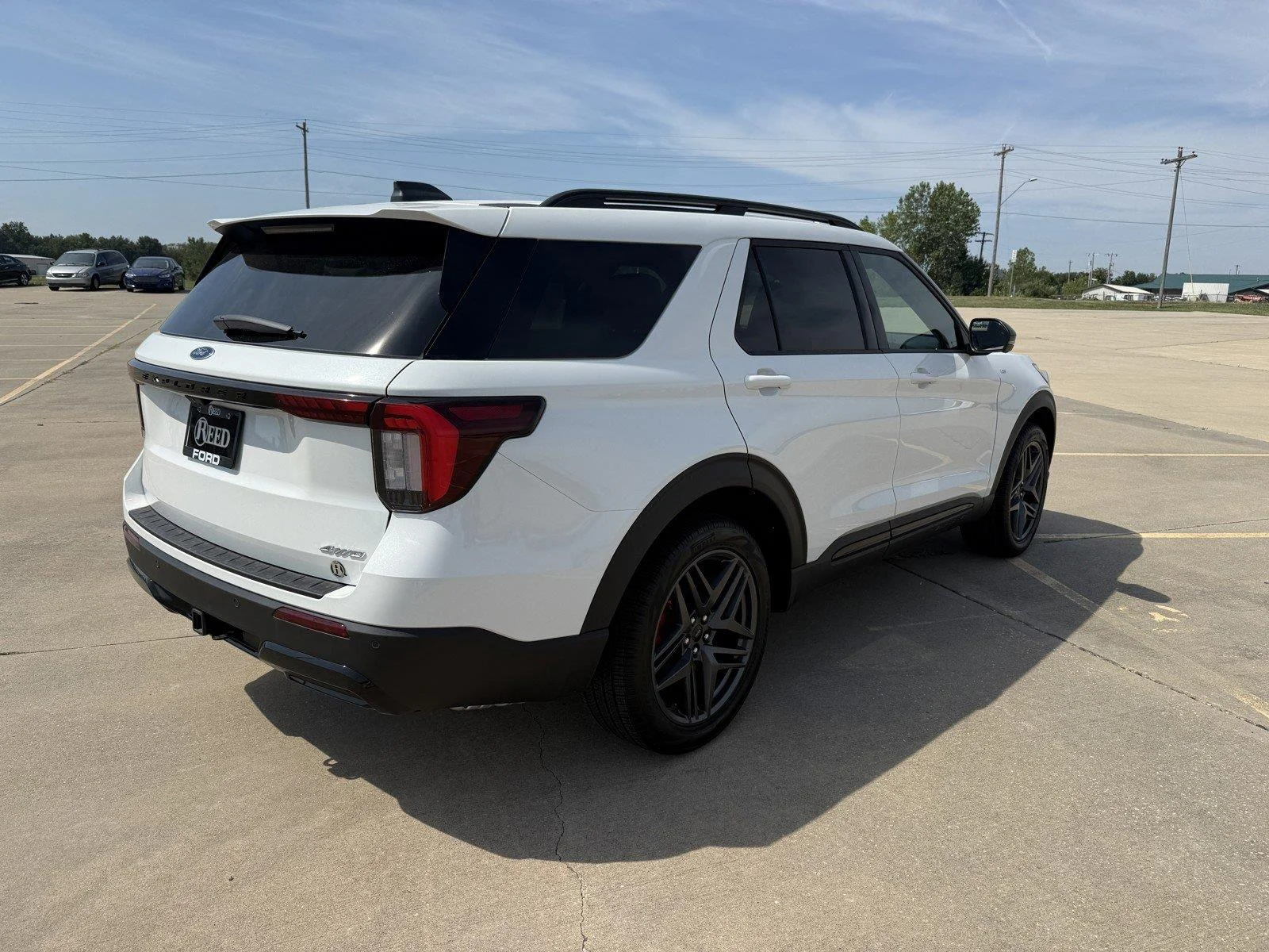 New 2026 Star White Metallic Tri-Coat Ford ST-Line image 9