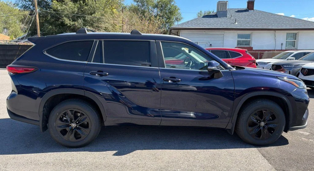Used 2023 Blue Toyota XLE image 9