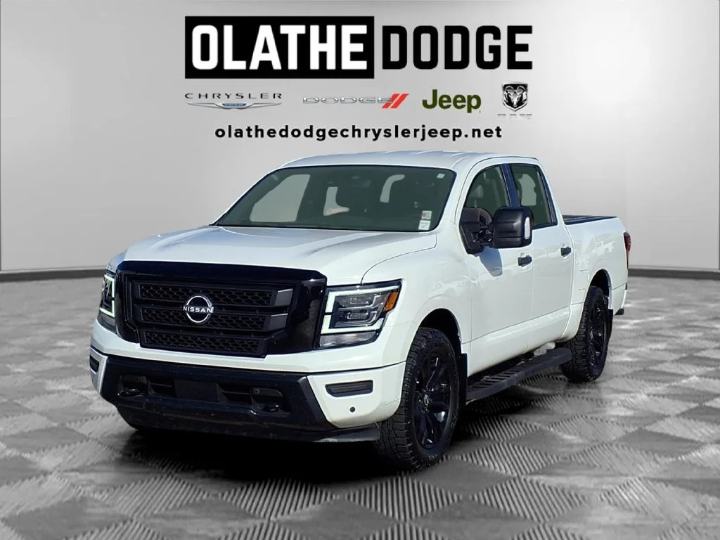 2023 Nissan Titan SV