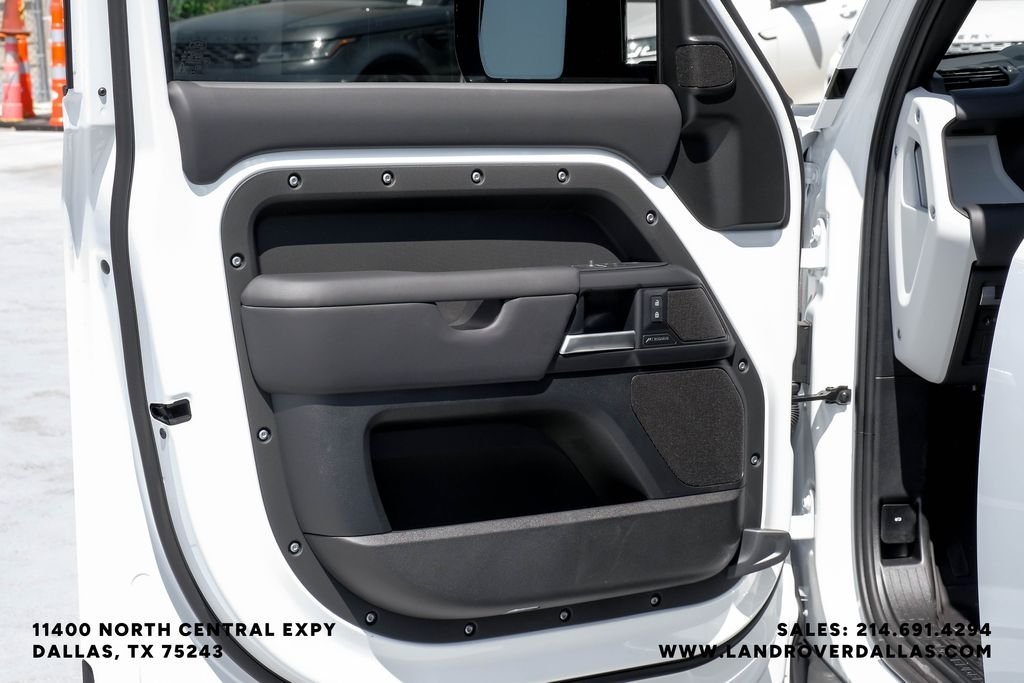 New 2026 Fuji White Land Rover S image 43