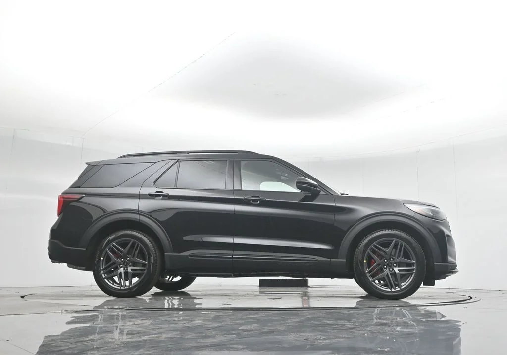 New 2026 Agate Black Metallic Ford ST image 31
