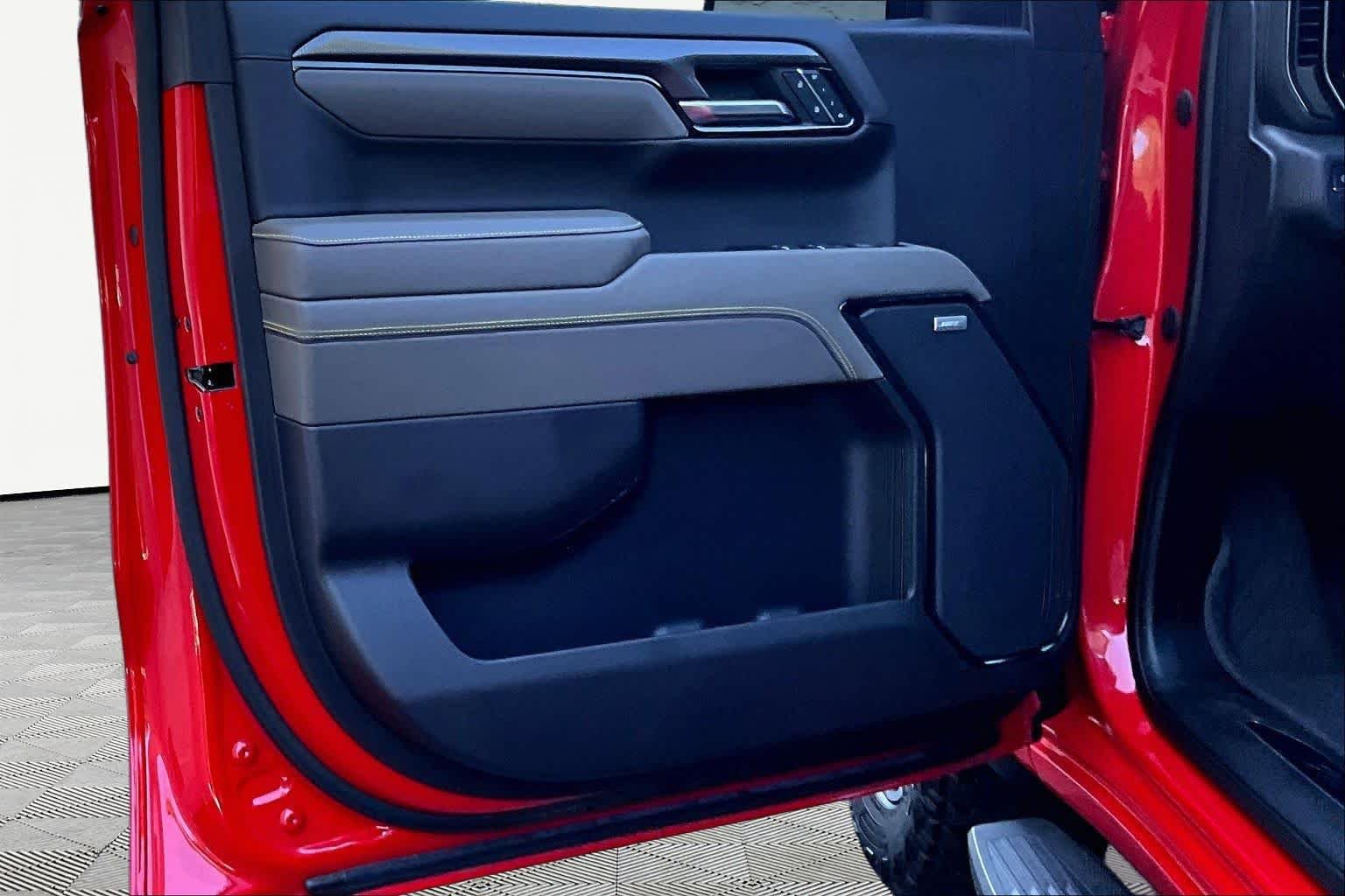 Used 2023 Red Hot Chevrolet ZR2 image 43