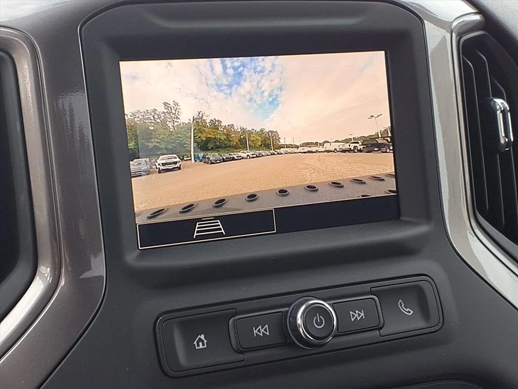 2025 GMC Sierra 3500HD Pro - Photo 6