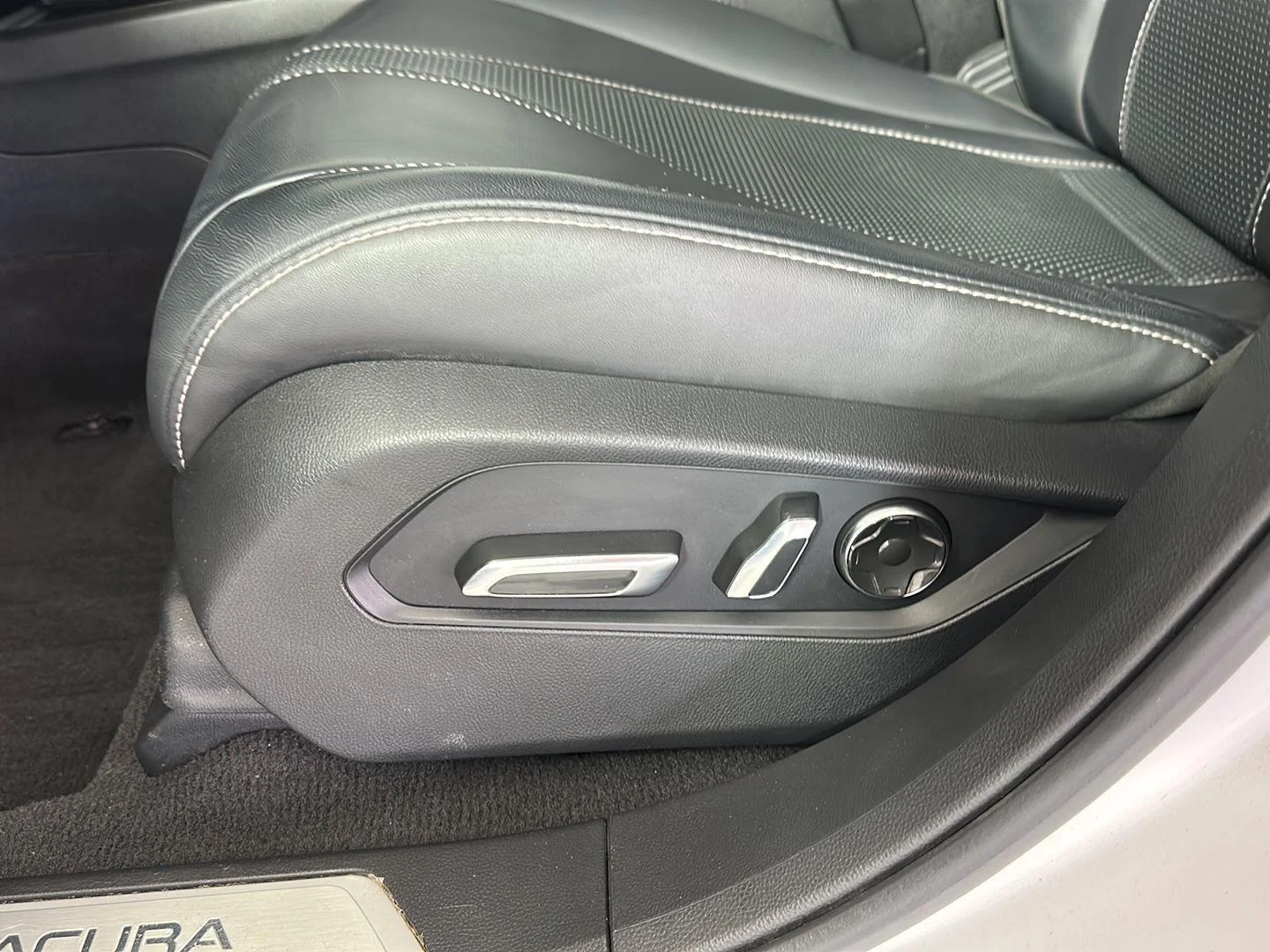 Certified Used 2024 Platinum White Pearl Acura SH-AWD TECH image 8