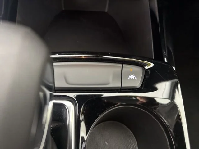 Used 2025 Summit White Chevrolet LT image 35