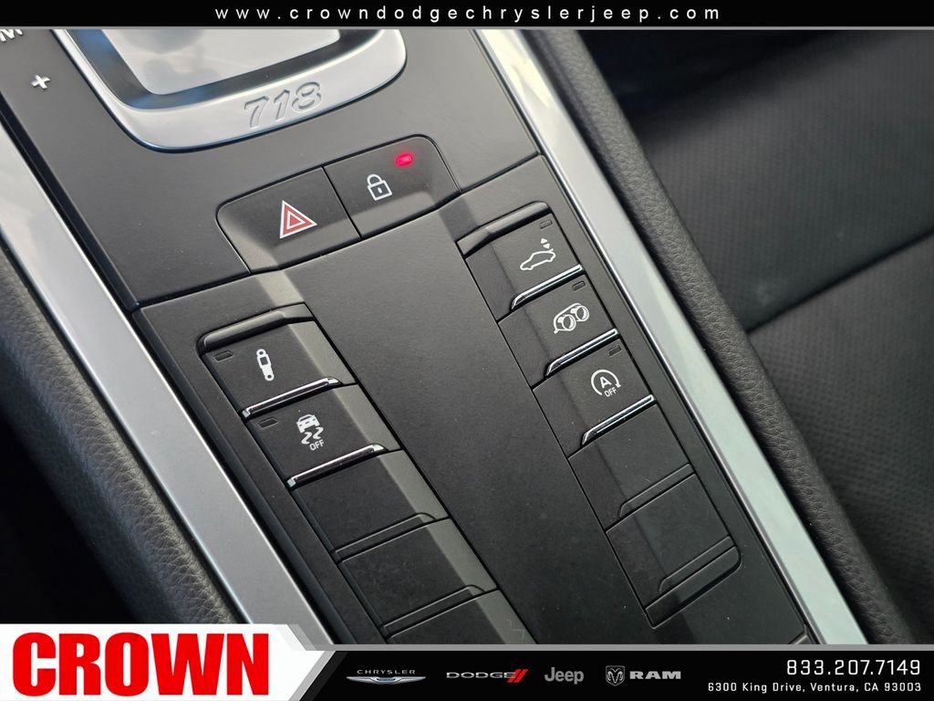 Used 2021  Porsche S image 25