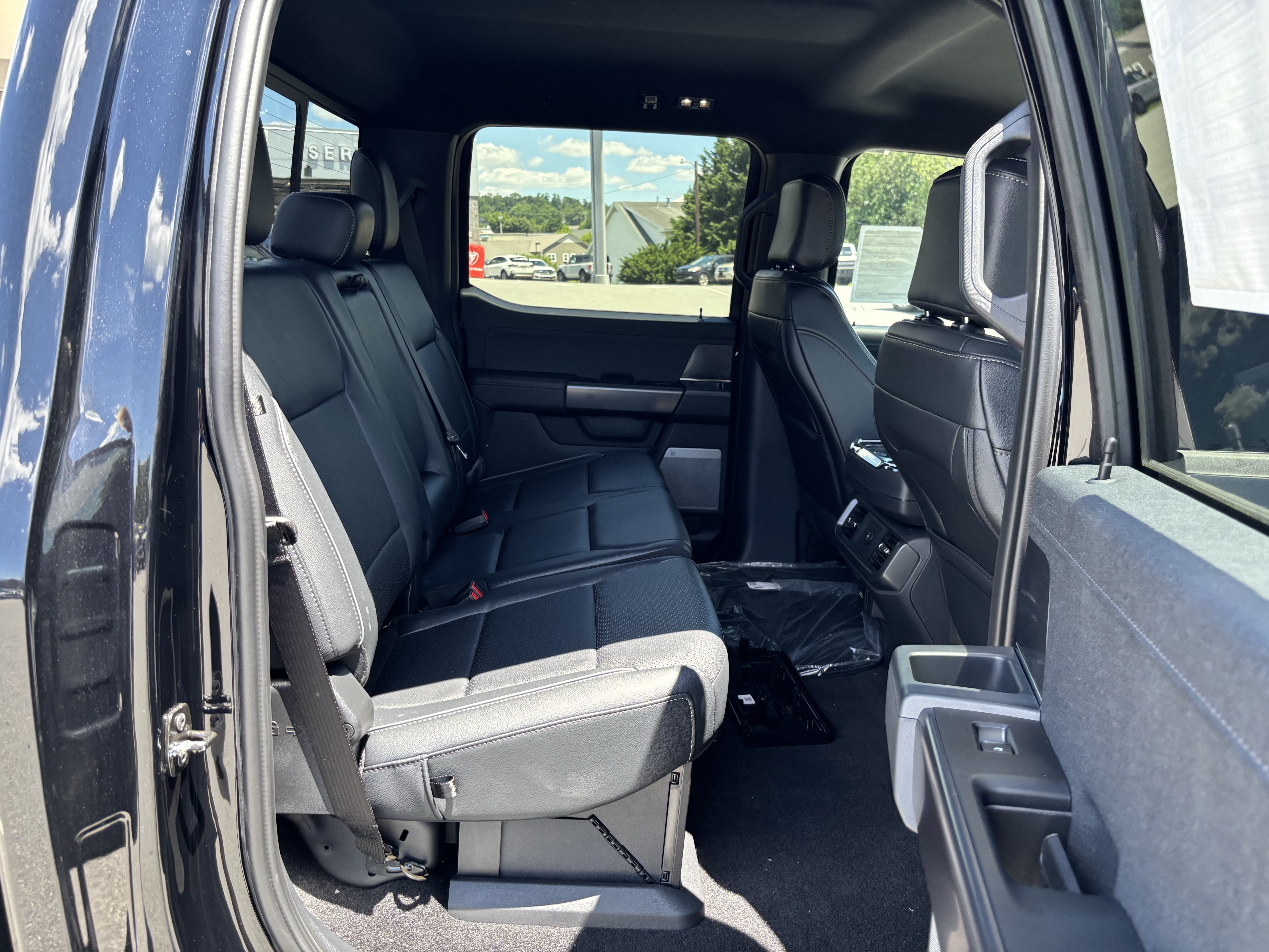 New 2026 Agate Black Metallic Ford Lariat® image 39