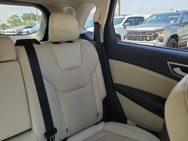 2020 Ford Edge Titanium - Photo 14
